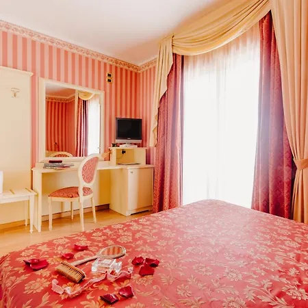 Отель Liberty 4*